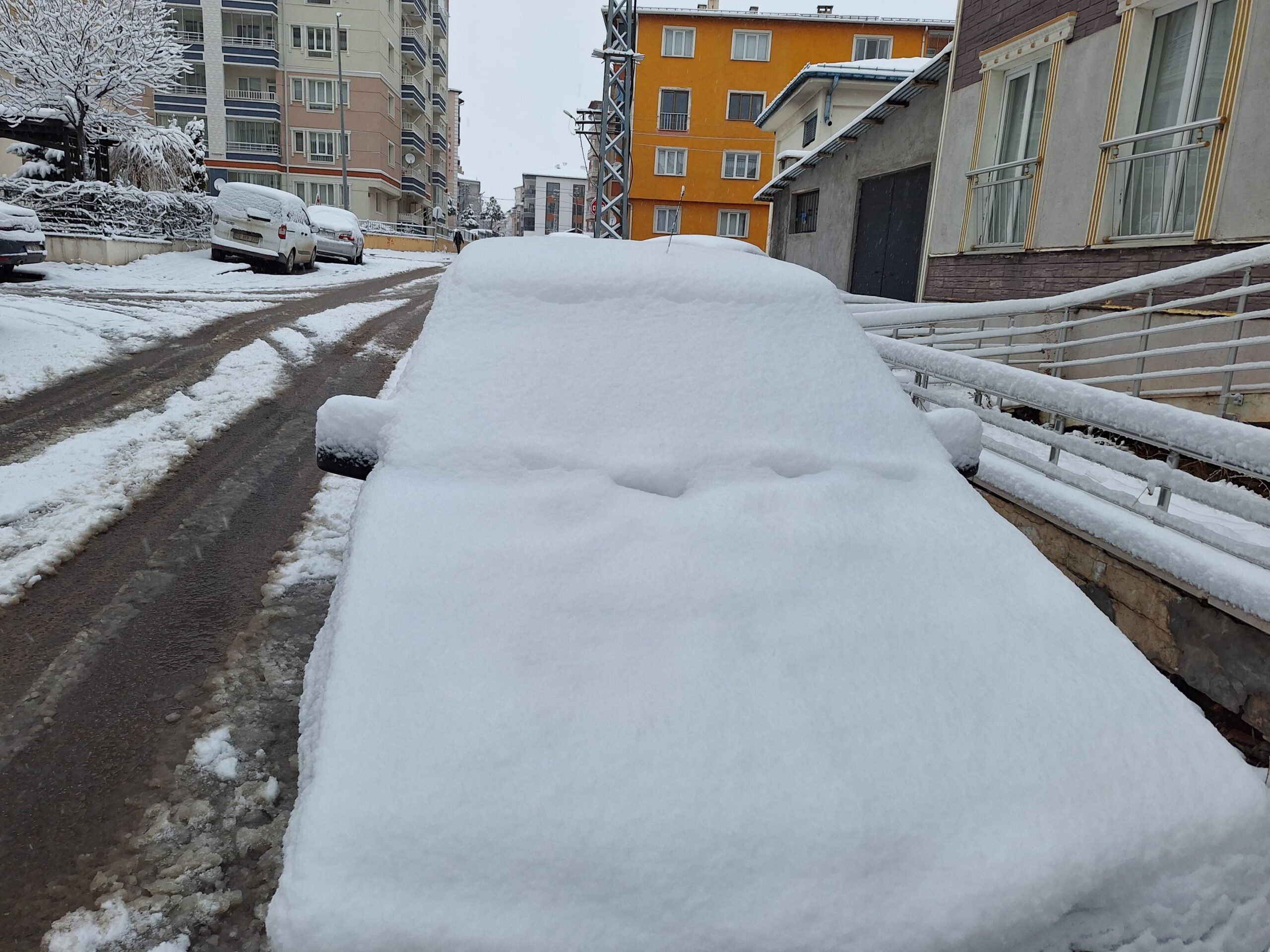 Sivas’ta Mart Kapıdan Baktırdı!!!