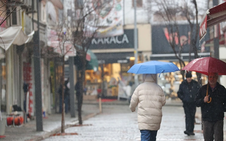 Önümüzdeki 4 güne dikkat! Sıcaklık düşüyor, sağanak yağış ve kar geliyor, Meteoroloji uzmanı açıkladı!!!